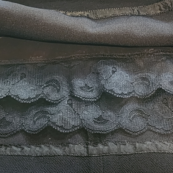 Trina Turk Black Flutter Sleeve Cocktail Evening Party Dress V-Neck Silk Trim - Picture 8 of 9